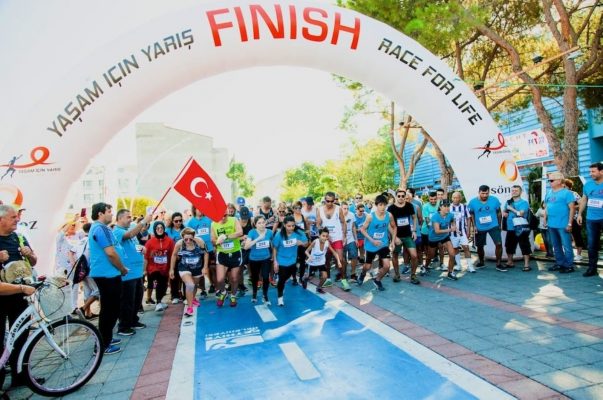 cuộc chạy đua gây quỹ từ thiện của người nước ngoài ở Thổ Nhĩ Kỳ