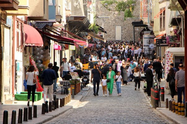 Istanbul, Thổ Nhĩ Kỳ đã chật kín khách du lịch hè 2022